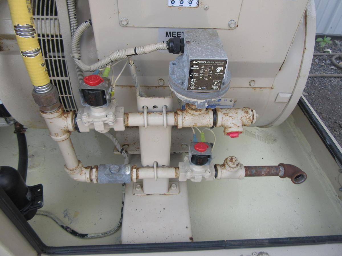 Used 30 KW NATURAL GAS PROPANE GENERATOR KATOLIGHT 120/240V RE-CONNECTABLE 667 HRS VIDEO WE SHIP