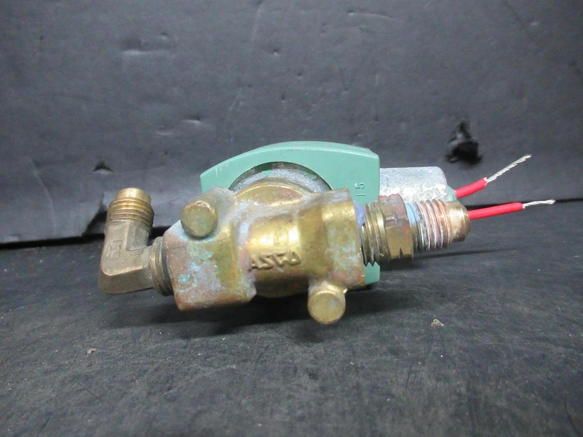 Used ASCO REDHAT II SOLENOID VALVE 8262G013 8.1 WATT 1/4" DIAMETER #4 OIL AT 40 PSI