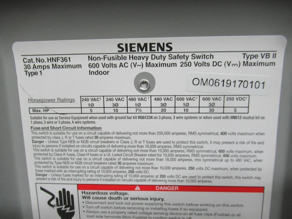 NEW IN BOX SIEMENS HEAVY DUTY FUSIBLE SAFETY SWITCH HNF361 600 VAC 30 AMP