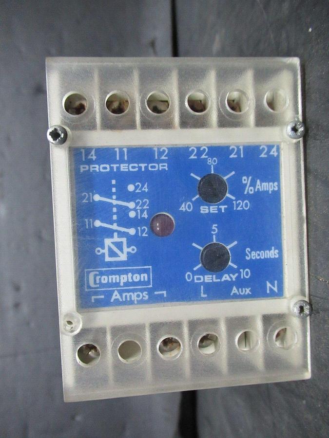 Used CROMPTON TIME DELAY PROTECTOR RELAY 252-PAOU 250 VOLT @ 5 AMP 0-10 SECONDS