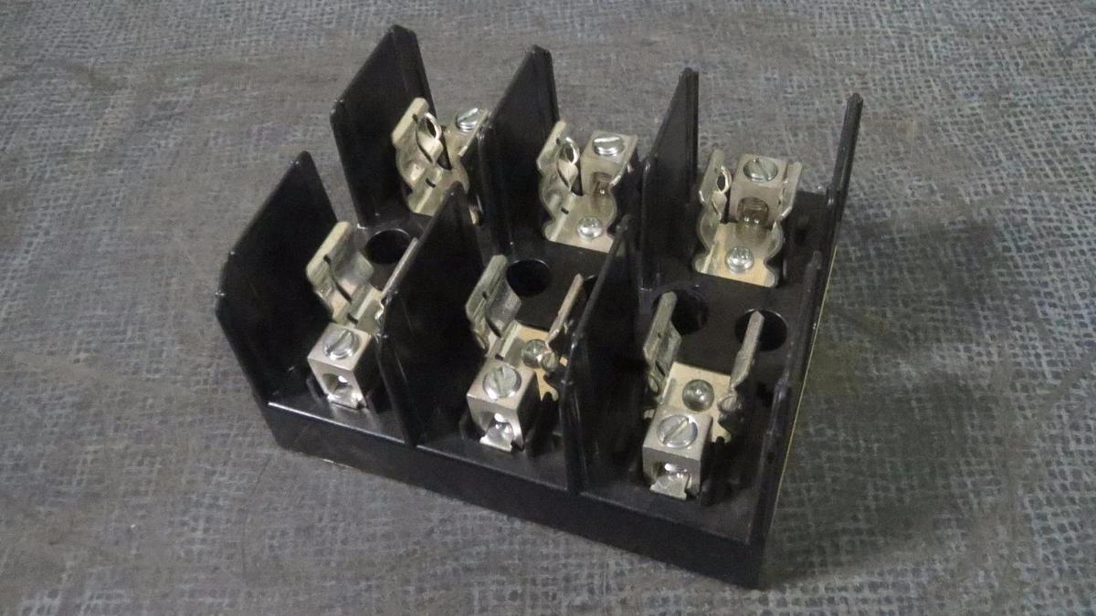 Used **SET OF 2** BUSS BLOCK FUSE HOLDERS 30 AMP // 600V  MODEL: J60030-3CR