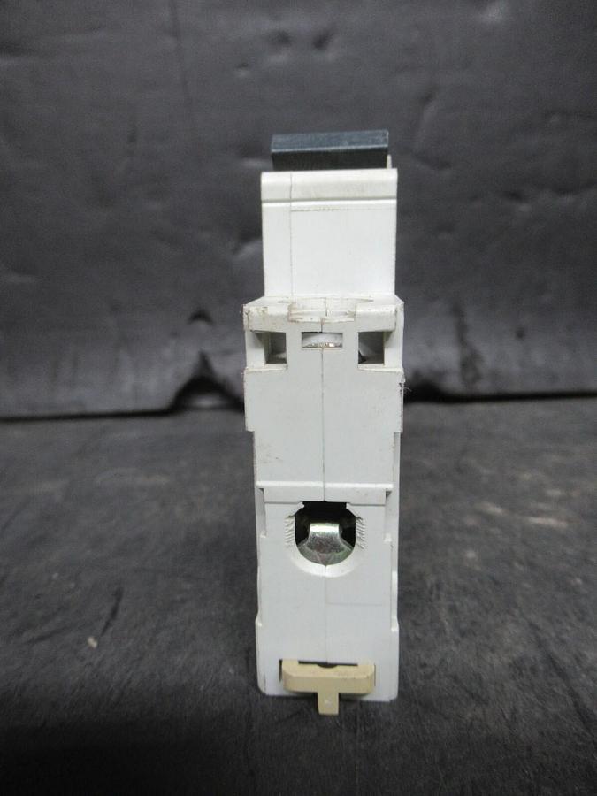 Used MERLIN GERIN SINGLE POLE BREAKER 24433 MULTI 9 C60N 13A-TYPE C 277 VAC