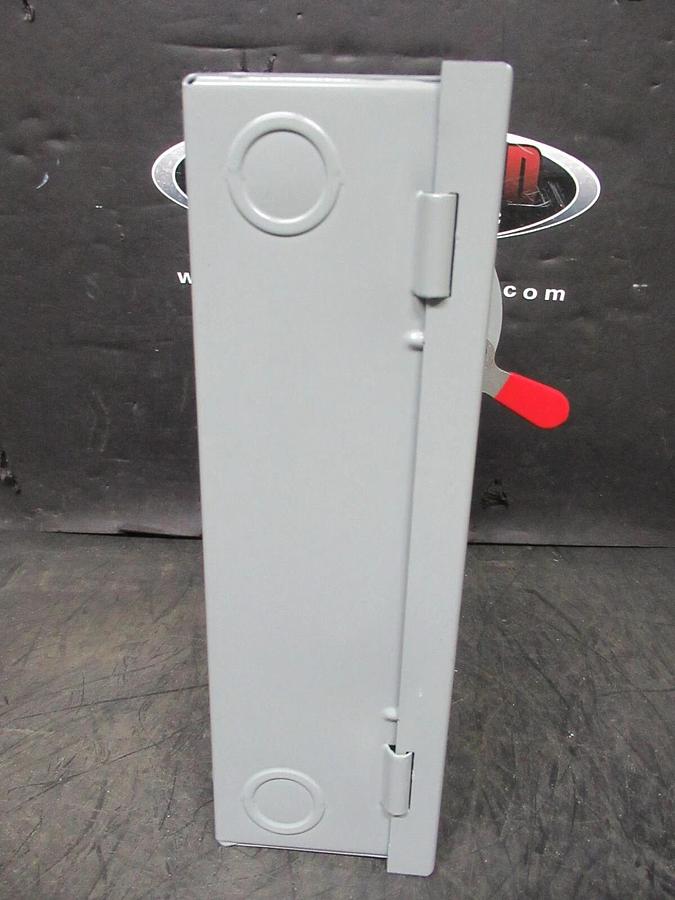 NEW IN BOX GE SAFETY SWITCH TGN3321 30 AMP 240 VAC 7.5 HP 3-POLE TYPE 1 ENCL.