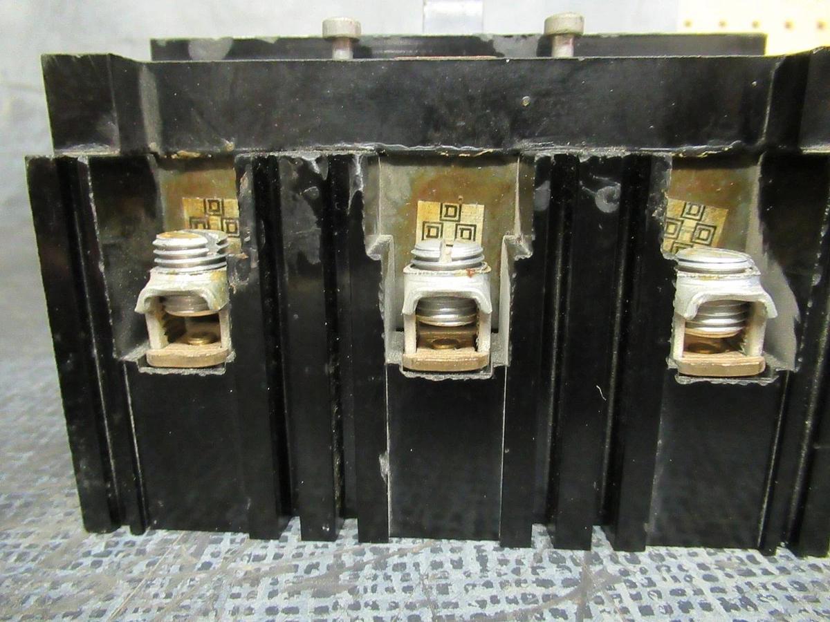 Used SQUARE D CIRCUIT BREAKER 989720 20 AMP 480V 3 POLE **WARRANTY INCLUDED**
