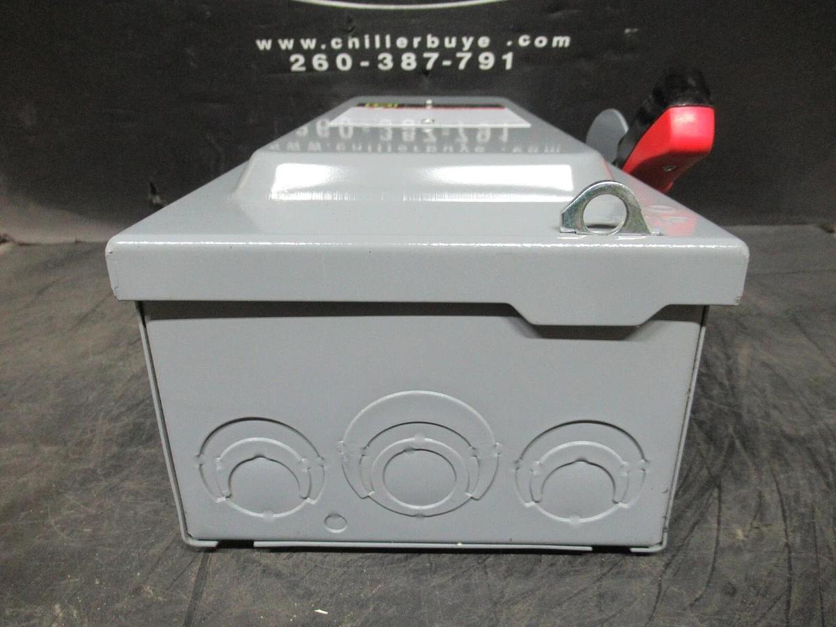 Used SQUARE D SAFETY SWITCH HU361 30 AMP 600 VAC 30 HP 3-POLE TYPE 1 ENCLOSURE