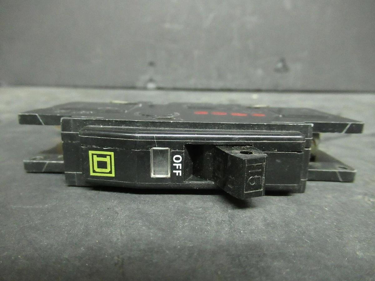 Used LOT OF 2 15 AMP SQUARE D SINGLE POLE BREAKERS 120/240 VAC