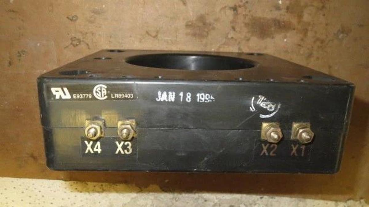 Used TRANE CURRENT TRANSFORMER 50-400 HZ, 600 VOLTS, 10KV BIL, RATIO 1800/2100/2500:5