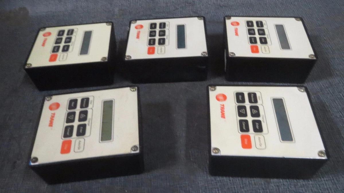 Used (1) TRANE COMM LINK CHILLER DISPLAY INTERFACE 24 VAC X13650483-02 HMI