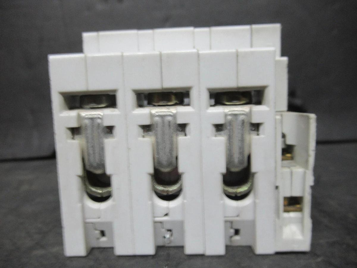 Used SIEMENS CIRCUIT BREAKER 5SX23 B10 10 AMP 480 VAC 3-POLE W/ AUXILLIARY