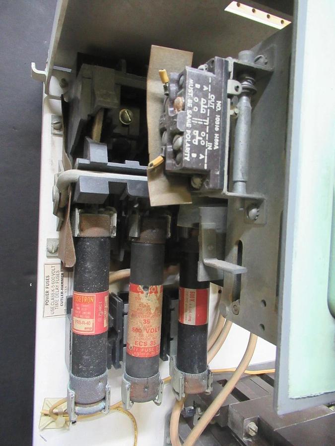 Used CUTLER HAMMER MOTOR CONTROL BUCKET 17" NEMA SIZE 2 STARTER A10DN0 35 AMP FUSES