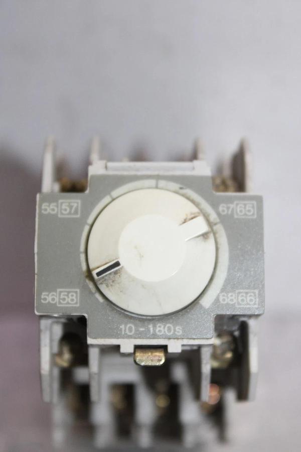 Used CUTLER HAMMER D15CR31 CONTACTOR W/ C320TP2 TIMING RELAY 10-180 SECOND