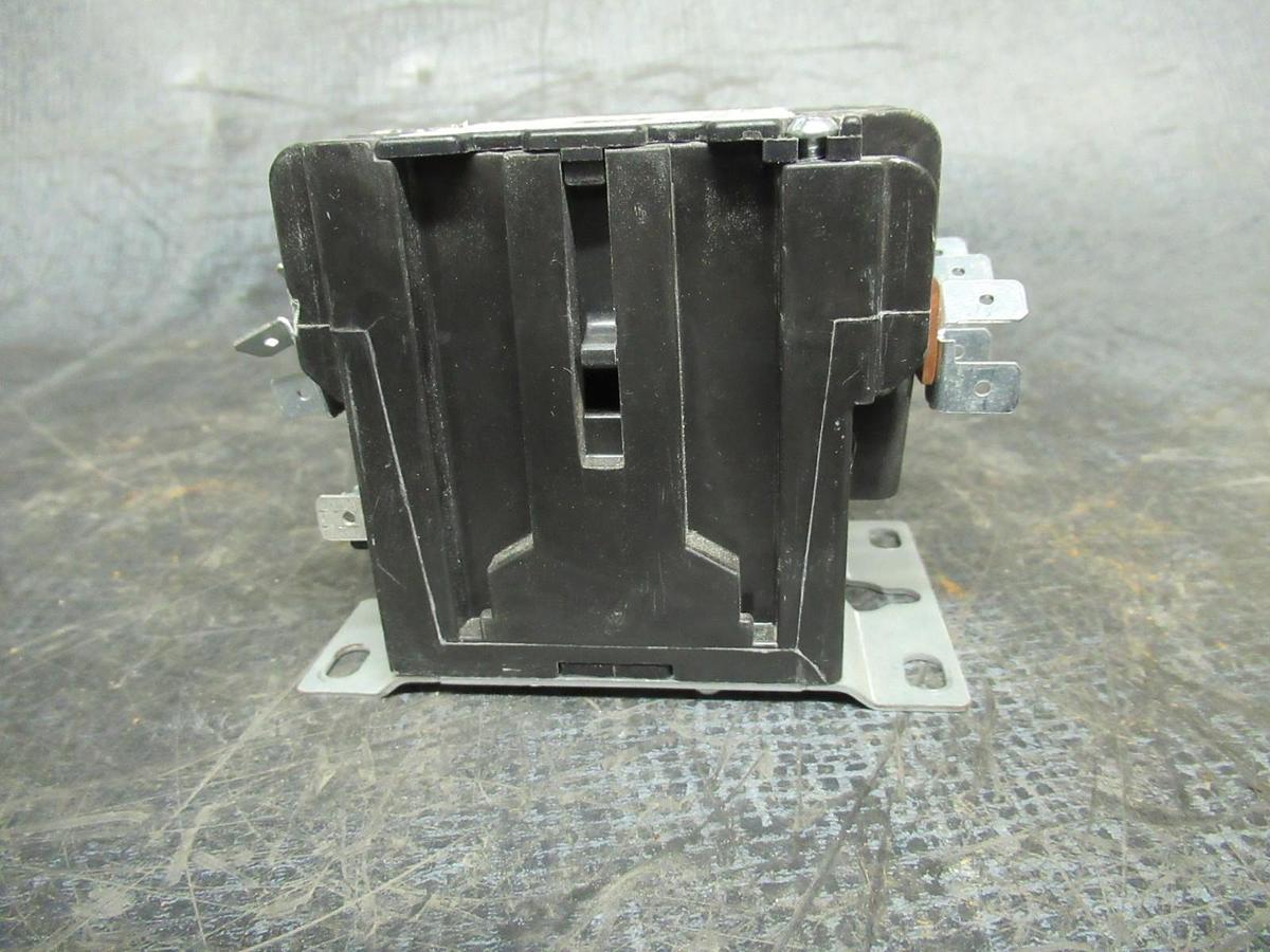 Used LIEBERT / SIEMENS CONTACTOR E-0110 / 42AF35AJASH 600V 25A 35A/RES 10HP