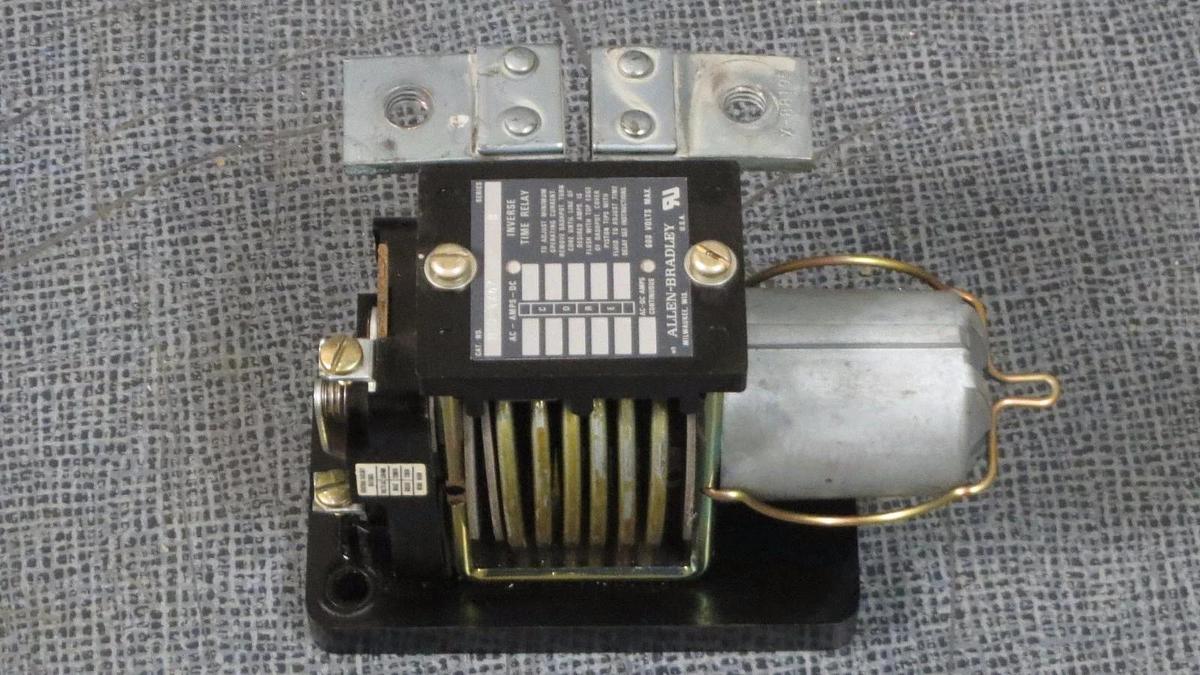 Used ALLEN BRADLEY INVERSE TIME RELAY 600 VAC MODEL 810-NX47