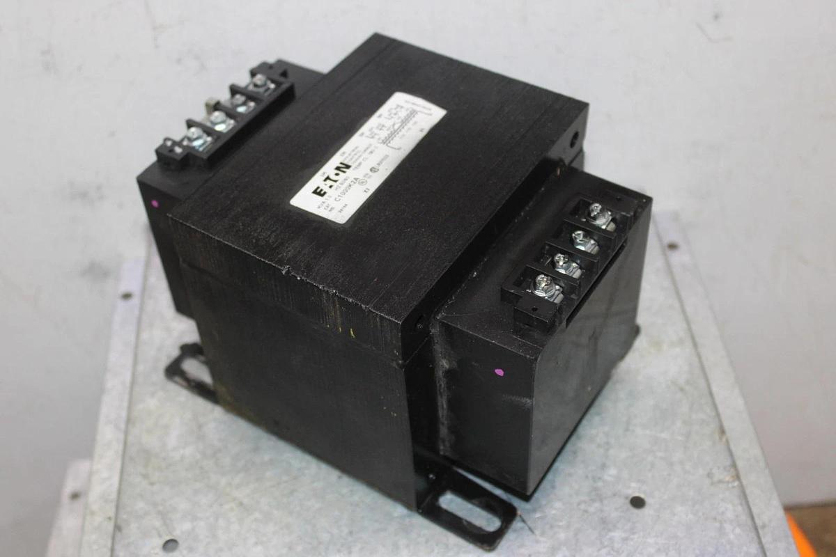 Used EATON TRANSFORMER C1000K2A 1 KVA 60 HZ B1K0-0448-3H INPUT: 240/480V OUTPUT: 120V