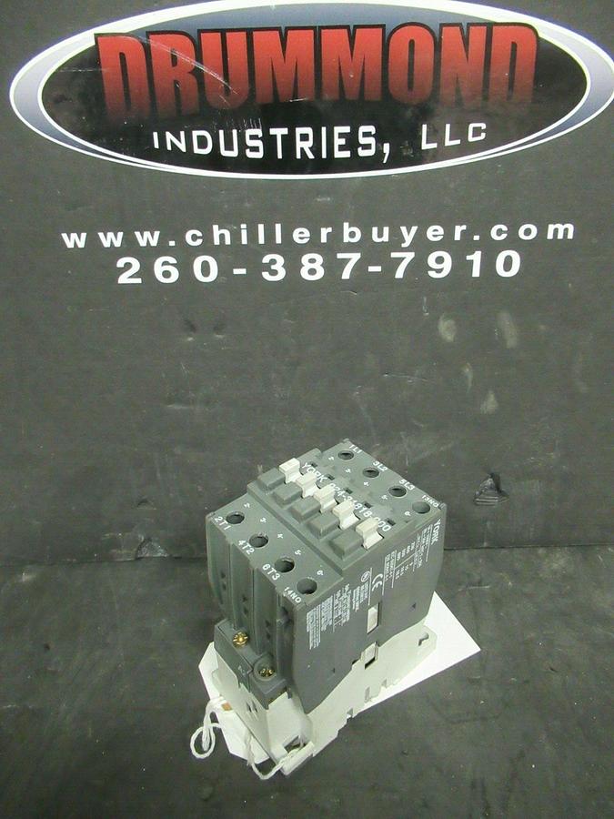 Used YORK IEC AC-1 CONTACTOR 024-31818-000 600 VAC 50 AMP 30 HP 120 VOLT COIL
