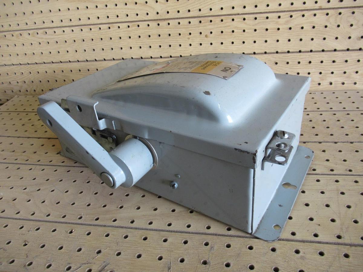Used ITE DISCONNECT SAFETY SWITCH F321H 240VAC 7.5HP 30A TYPE 12 **WARRANTY**
