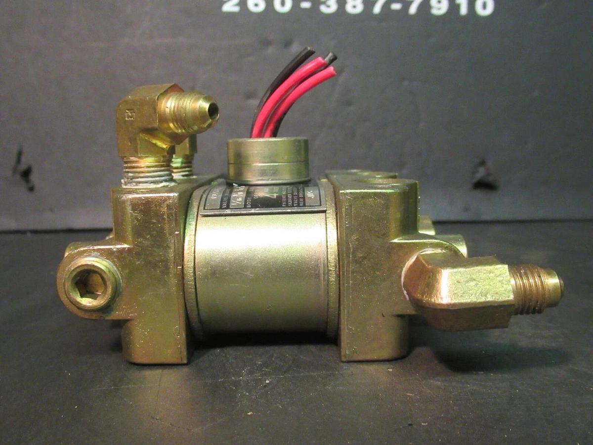 Used SKINNER ELECTRIC 4-WAY SOLENOID VALVE V955BX15 60 VOLT 20 WATT 225 PSI