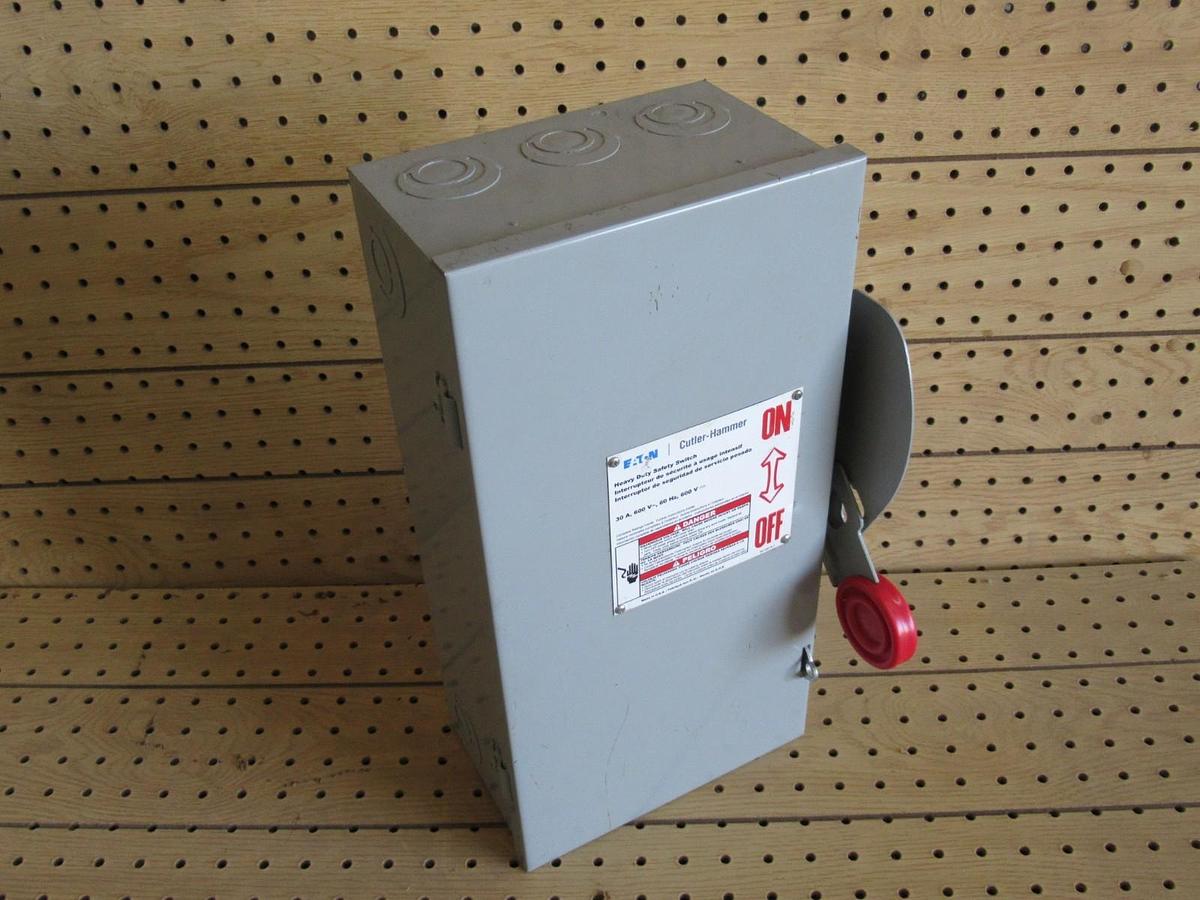 Used CUTLER HAMMER DISCONNECT DH261UGK 30A 600VAC/DC 2-POLE **WARRANTY INCLUDED**