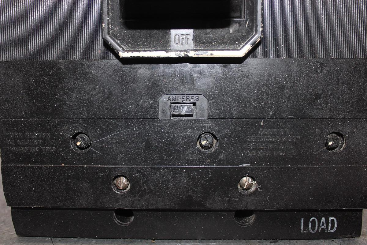 Used CUTLER HAMMER CIRCUIT BREAKER KDB3300W 300 AMP 600 VAC 3-POLE