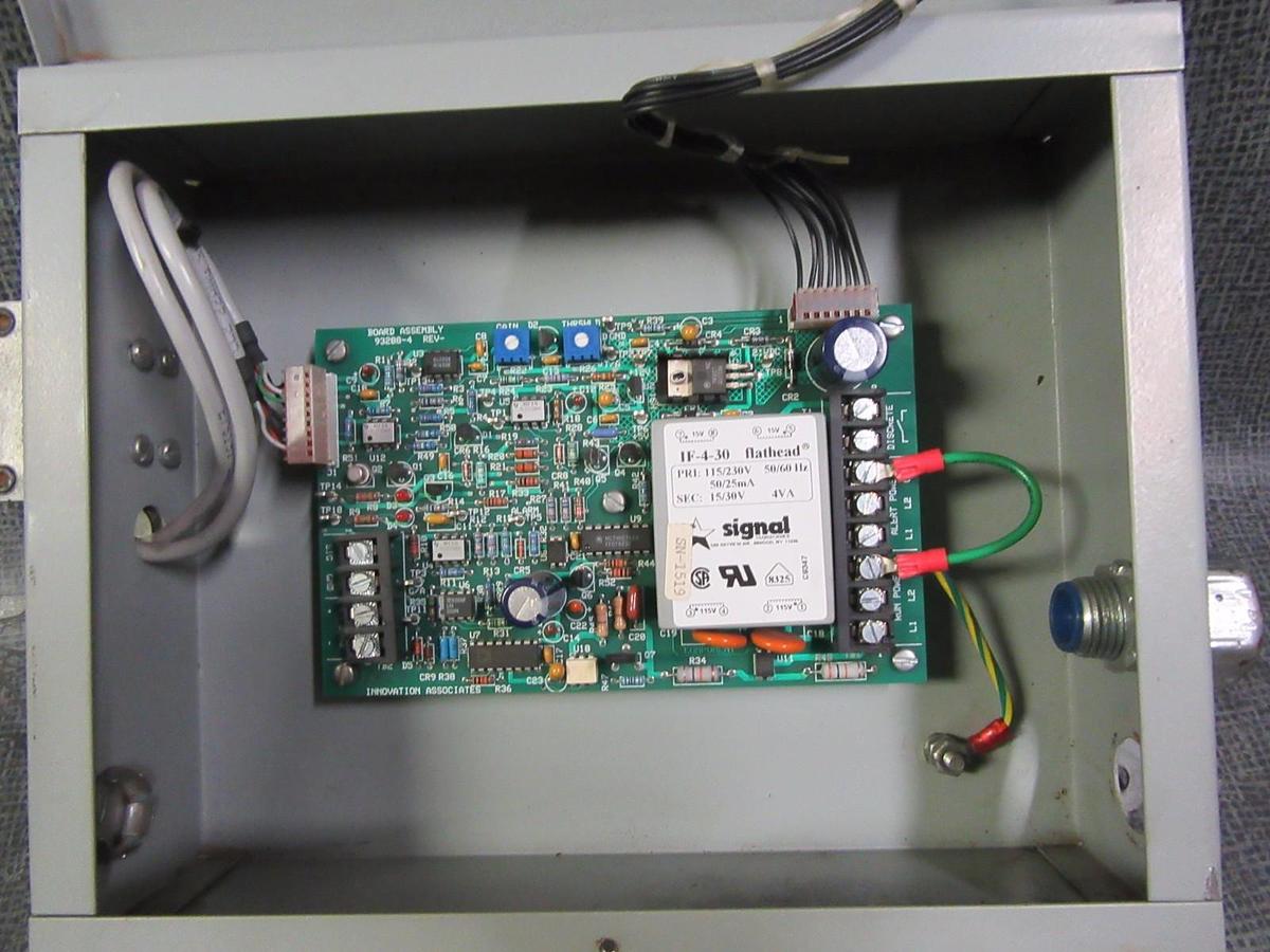 Used CARRIER OIL-SENSE QUALITY MONITORING SENSOR 115V 1 PHASE MODEL 32GA400504-2