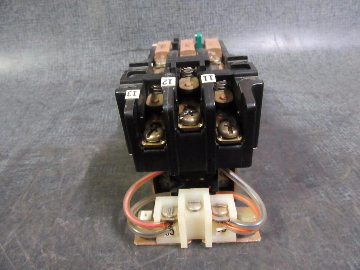 Used FURNAS STARTER 30 AMP 600V # 16BE109532A & 48DC38A6S 120/240V COIL & E49 HEATERS