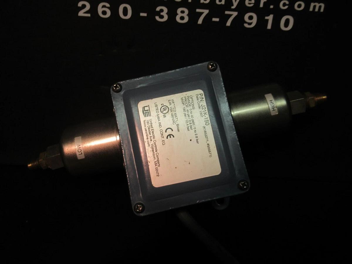 Used UNITED ELECTRIC BRASS PRESSURE SWITCH 40-180 PSI 15 AMP 480 VAC 0-40 PSID
