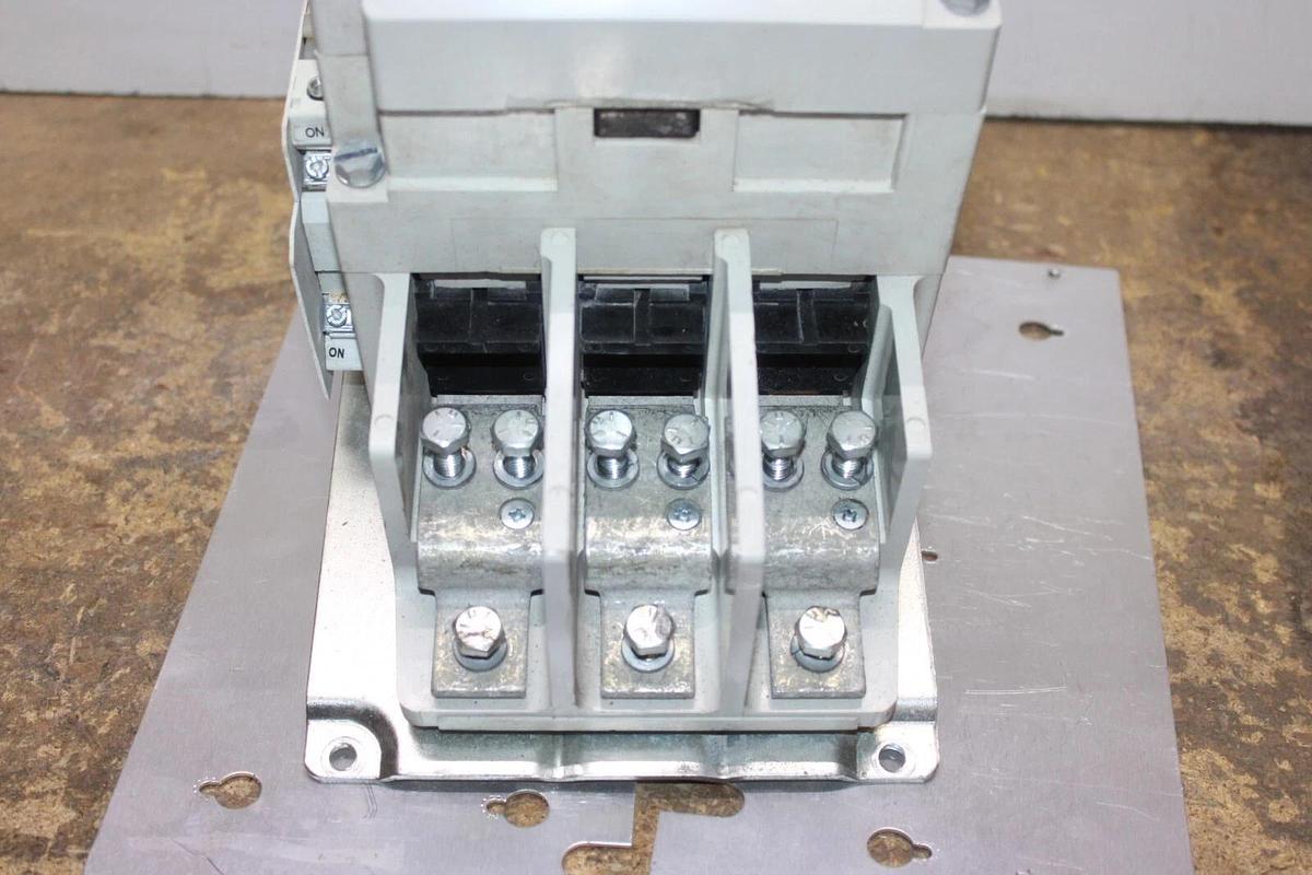 Used CUTLER HAMMER CONTACTOR C825LN6 360 AMP 600V 3-PHASE COIL: 120V
