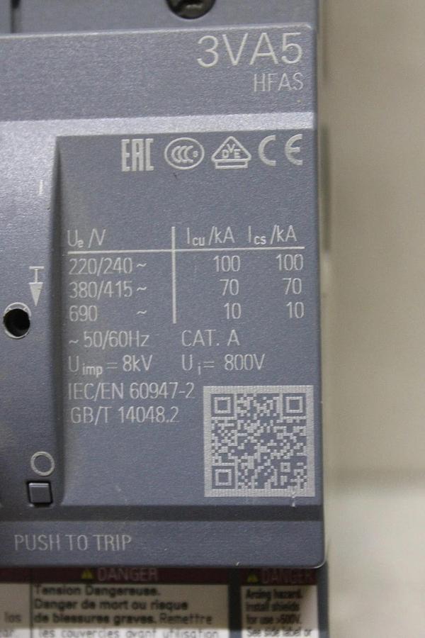 Used SIEMENS HACR CIRCUIT BREAKER 3VA5220-6EC31 200 AMP 600 VOLT 3-POLE 250H