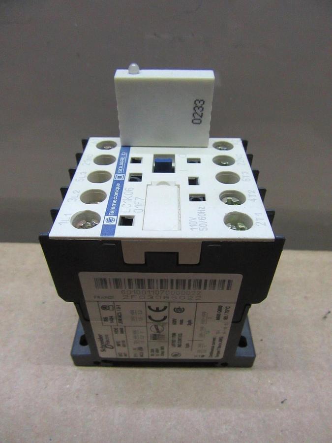 Used LOT OF 4 SQUARE D RELAY LC1K06-01F7 600 VOLT 15 AMP 3-PHASE W/ INDICATOR