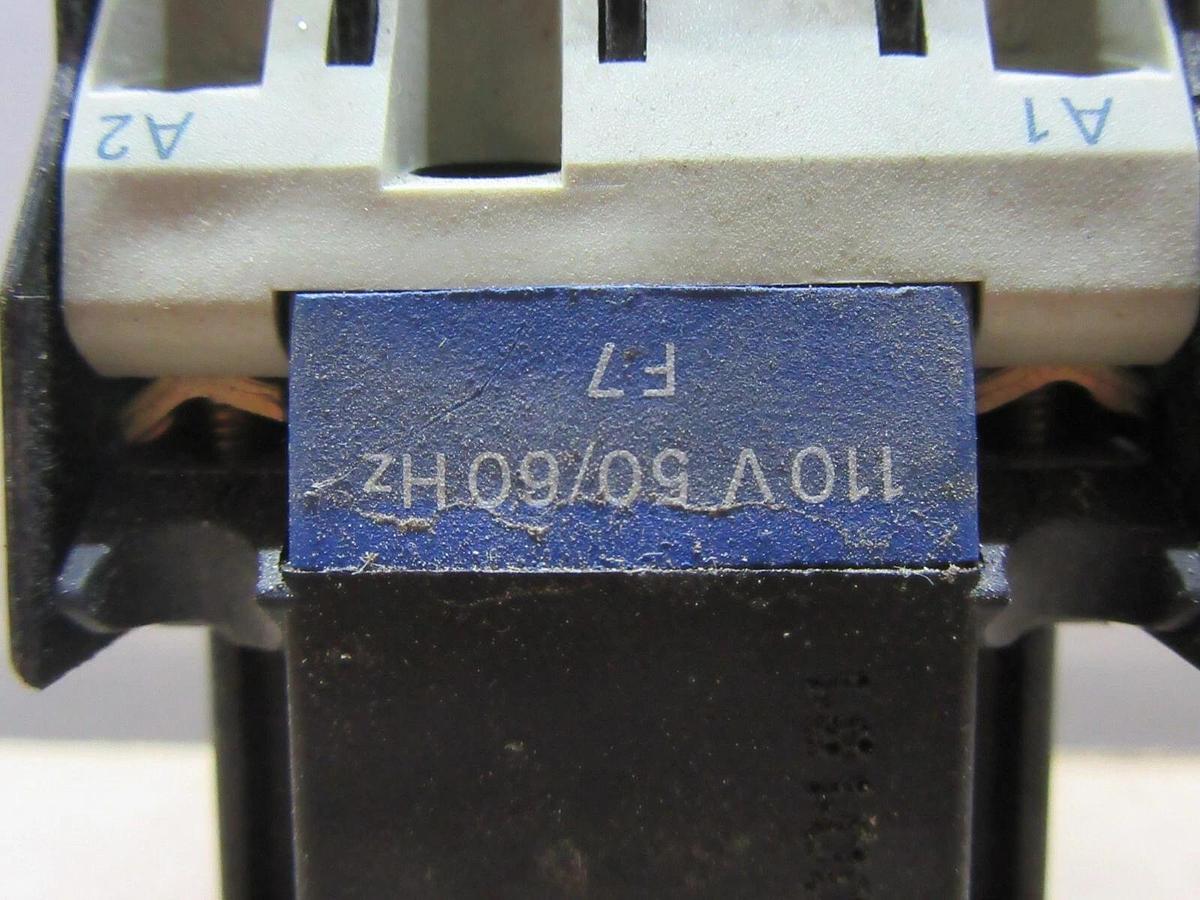 Used SQUARE D CONTACTOR LC1-D0901 600 VOLT 20 AMP 7.5 HP COIL: 110 VOLT