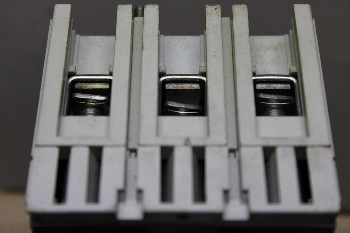 Used ABB CIRCUIT BREAKER TMAX T1N 50 AMP 3-POLE 600 VAC **WARRANTY INCLUDED**