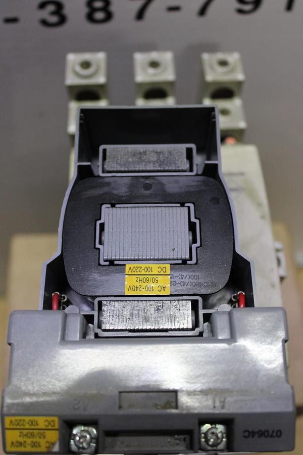 Used BENSHAW IEC CONTACTOR RSC-220 600 VAC 3-POLE 275 AMP 150 HP COIL: 240V
