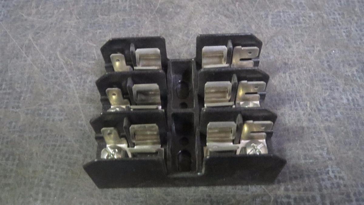 Used (SET OF 4) BUSSMANN BUSS FUSE HOLDER 30 AMP // 600V   MODEL: BM6033SQ