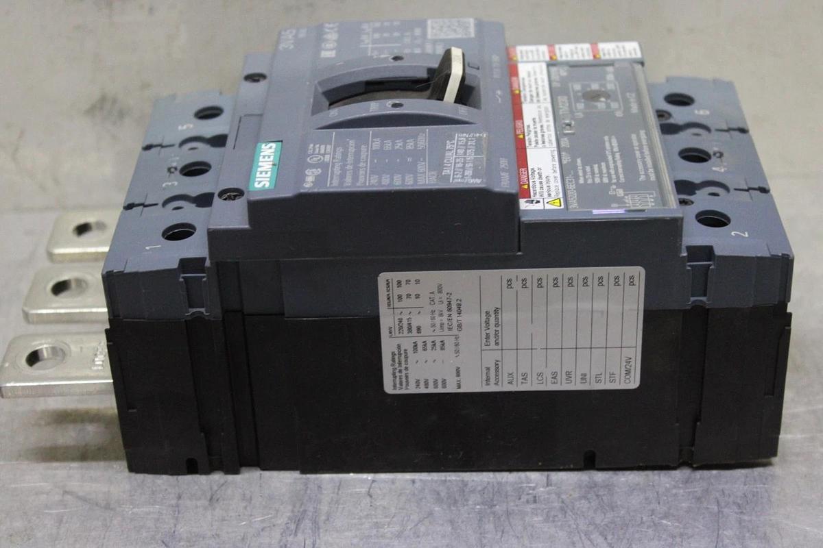 Used SIEMENS HACR CIRCUIT BREAKER 3VA5220-6EC31 200 AMP 600 VOLT 3-POLE 250H