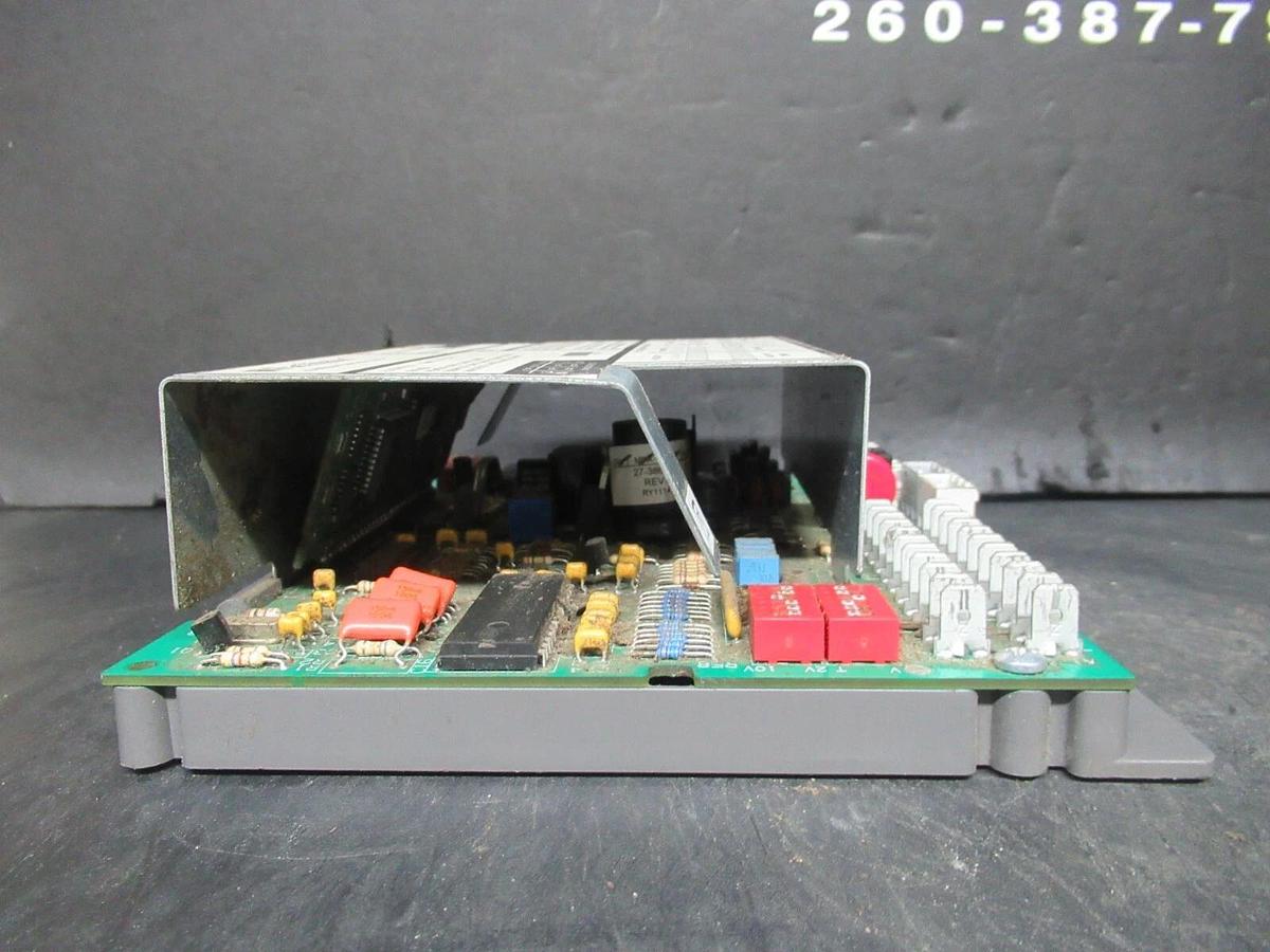 Used JOHNSON CONTROLS FACILITOR HVAC CONTROLLER FA-VAV111-1 REV. B 24 VAC 2 AMP