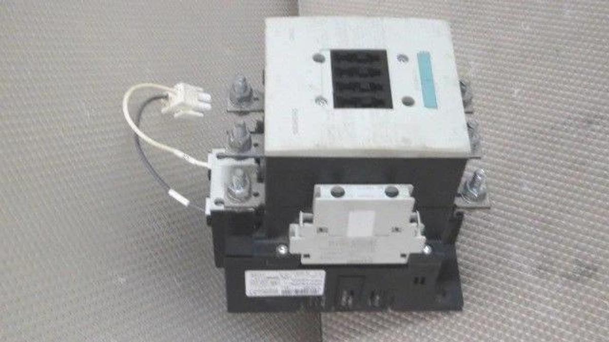 Used SIEMENS SIRIUS CONTACTOR 140 AMP 600 VAC WITH 127 V COIL MODEL 3RT1054-6