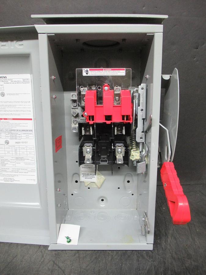 NEW SURPLUS SIEMENS HEAVY DUTY FUSIBLE SAFETY SWITCH HF221NR 30 AMP 240 VAC