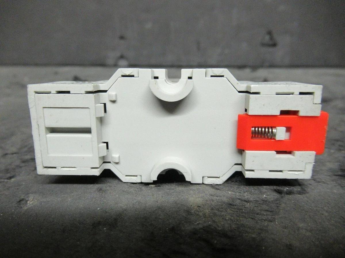 Used SIEMENS 3TX7114-5LC13 RELAY 15 AMP 277 VAC W/ 3TX7144-1E6 BASE COIL: 24 VAC