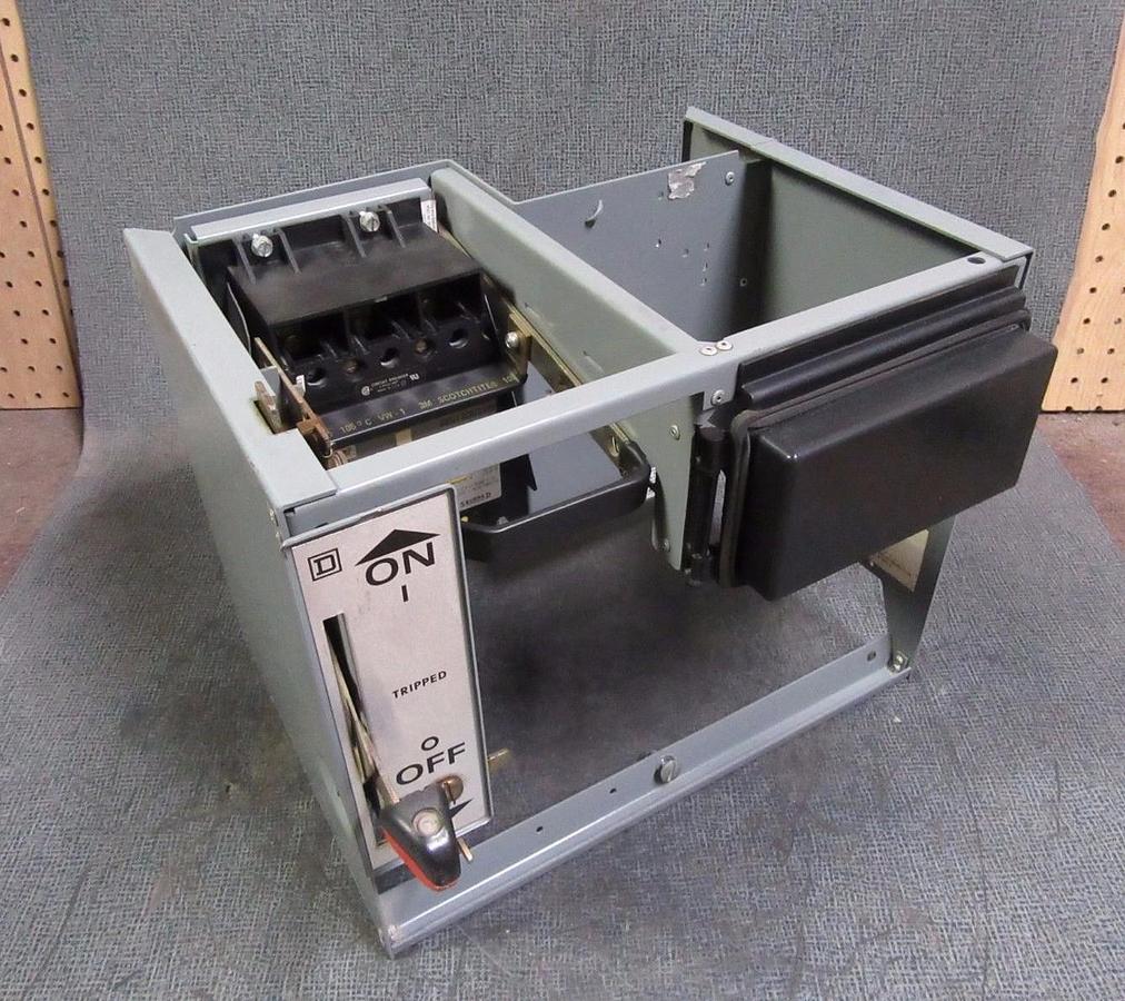 Used SQUARE D MODEL 5 MCC 12" FEEDER BUCKET WITH 15 AMP 600V FHP3601513M BREAKER