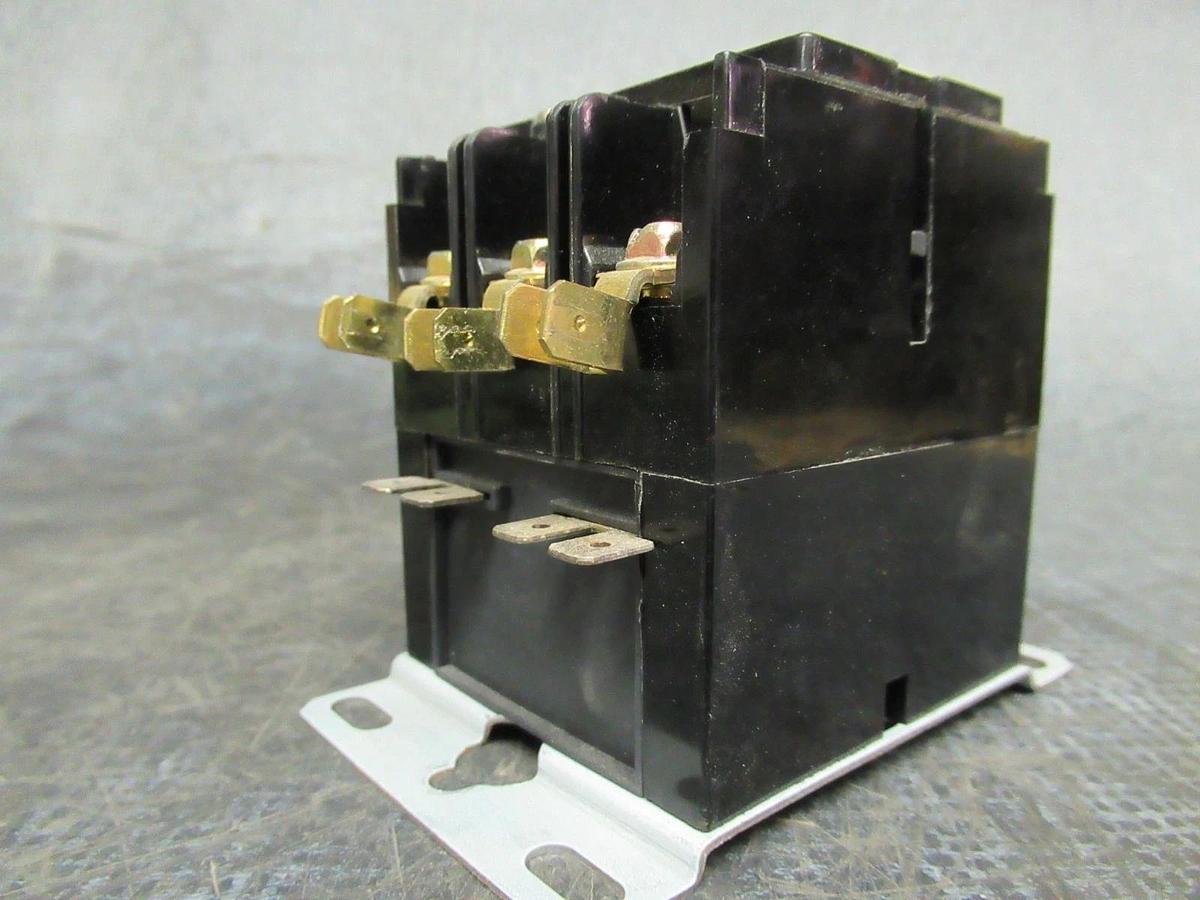 Used FAST CONTACTOR CON3030V120 600V 30A COIL: 120V **WARRANTY INCLUDED**