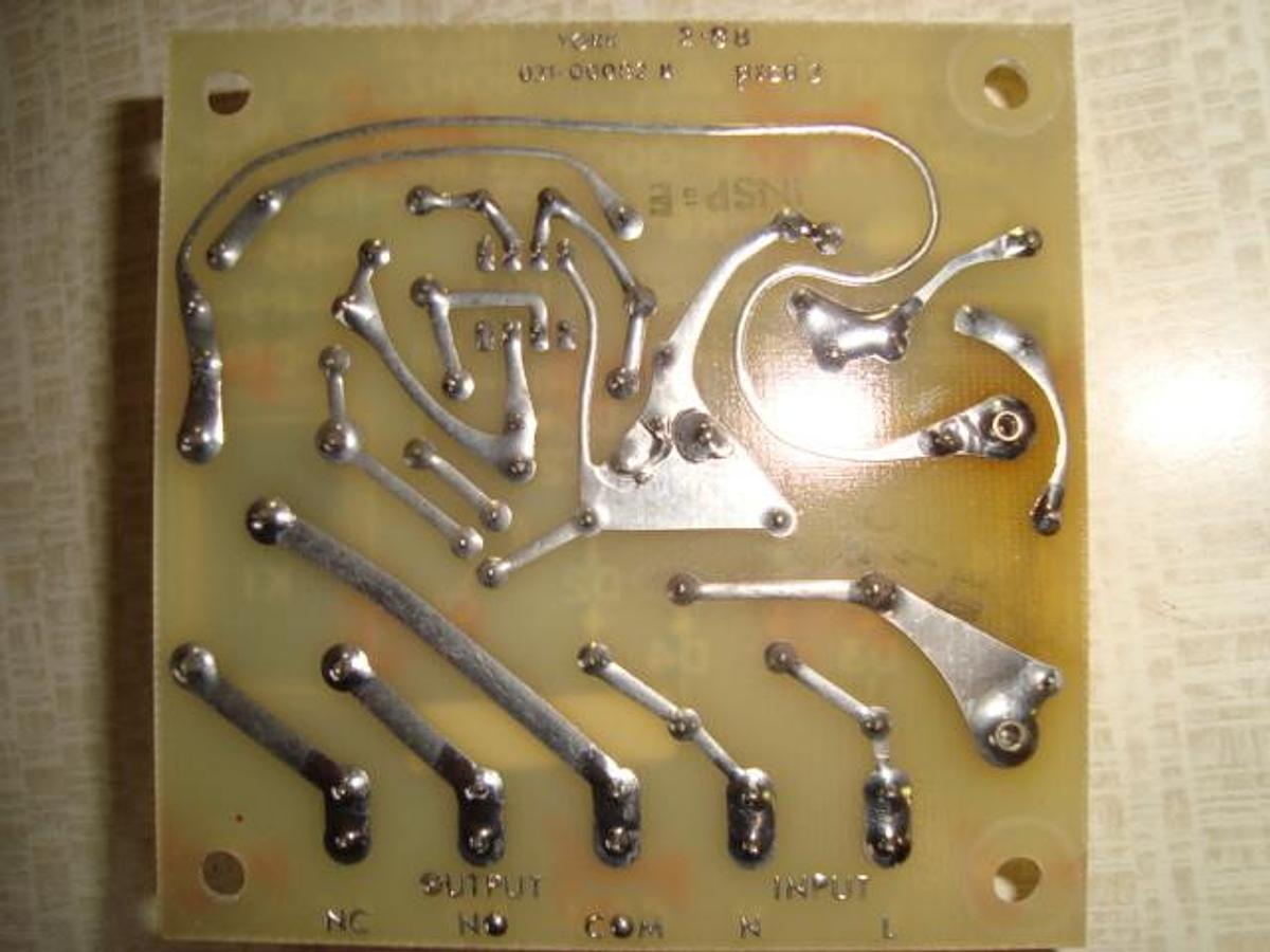 Used YORK CHILLER BOARD 031-00082B UNDERVOLTAGE RELAY BOARD PLC 031-00082 UVR-1