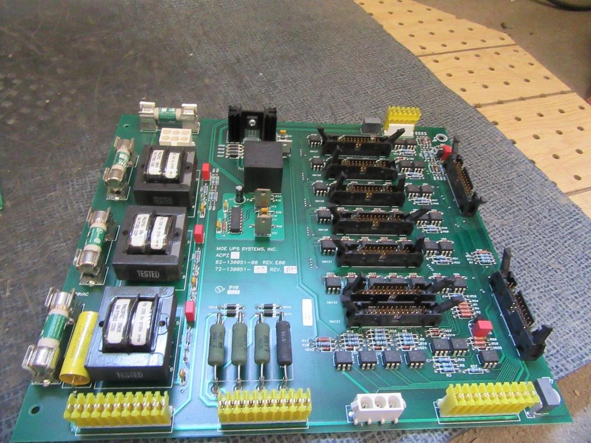 Used MGE UPS SYSTEM ACPZ CIRCUIT BOARD 62-130051-00 REV E00 72-130051-00 REV F00