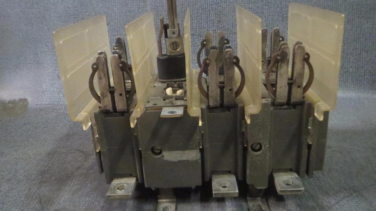 Used SIEMENS SWITCH 3KL5730-1AB00 250 AMP 600 VAC 3 PHASE 250 HP **WARRANTY**