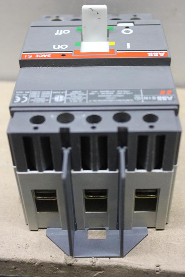 LOT OF 2 NEW SURPLUS SIEMENS BREAKER B220 20 AMP 120/240V 2-POLE