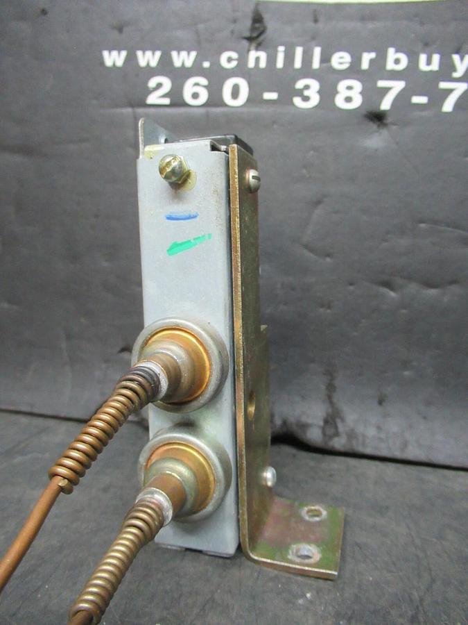 Used JOHNSON CONTROLS / CARRIER DIFFERENTIAL PRESSURE CONTROL HK06CC004 / P12AE-1