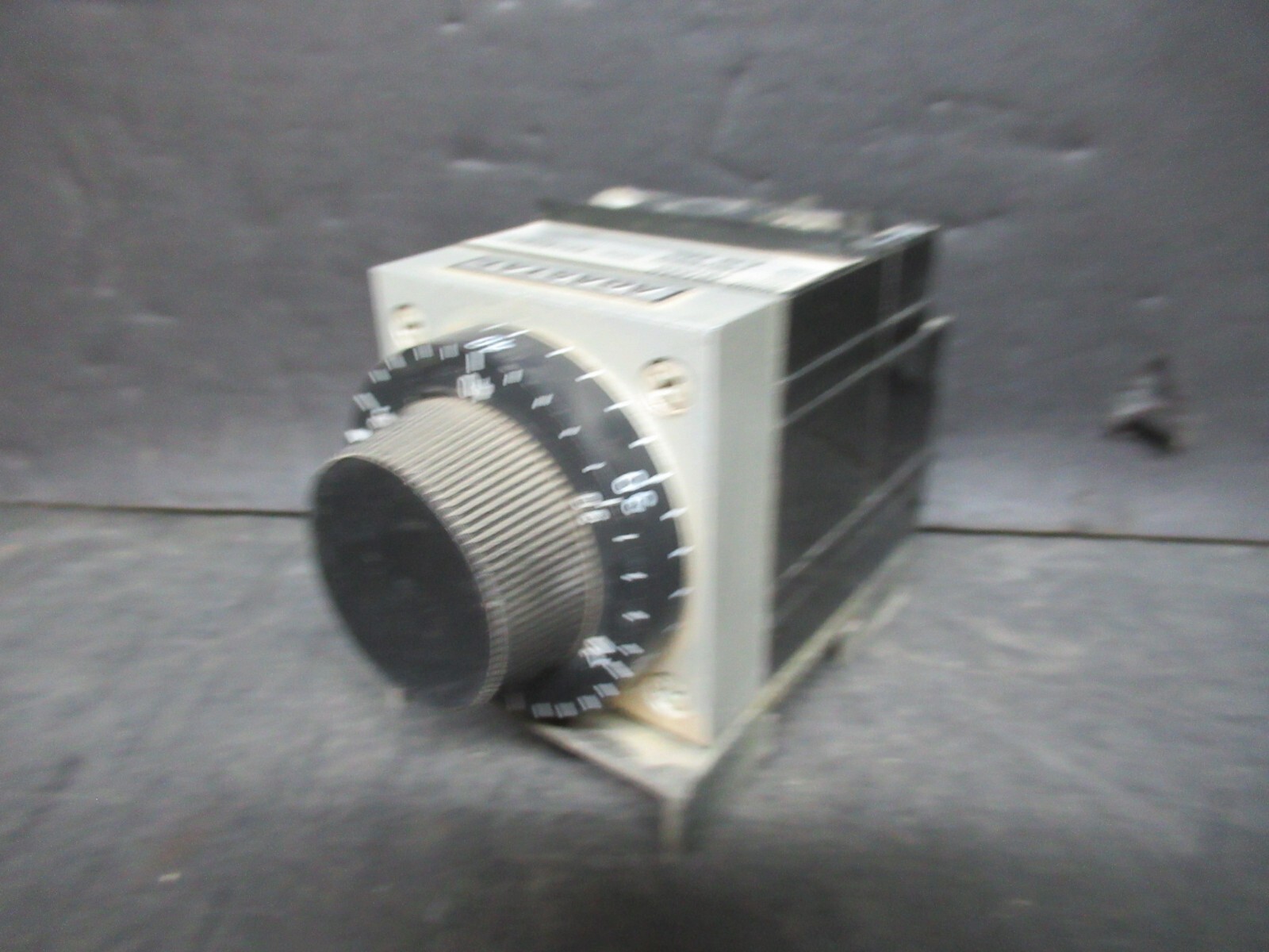 Used AGASTAT TIME DELAY RELAY 5-50 SECONDS 7012AD 120 VAC VOIL 600 VAC 10 AMP