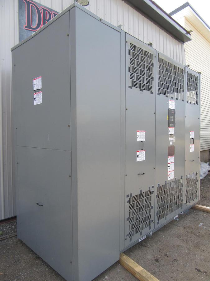 Used 2500 / 3333 KVA SQUARE D TRANSFORMER SUBSTATION INSULATED HV 12470 LV 480