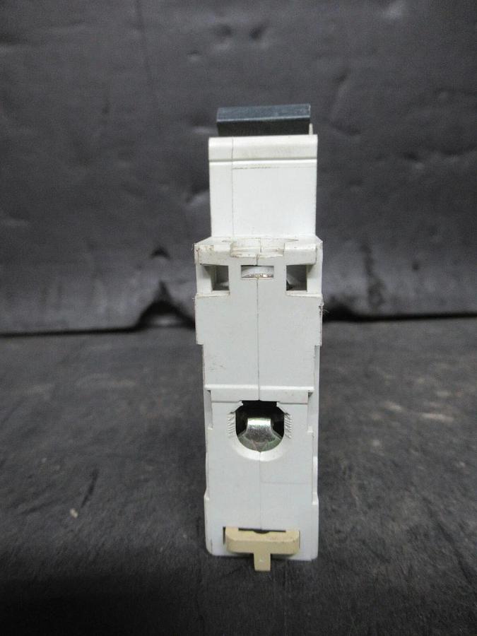 Used MERLIN GERIN SINGLE POLE BREAKER 24433 MULTI 9 C60N 13A-TYPE C 277 VAC