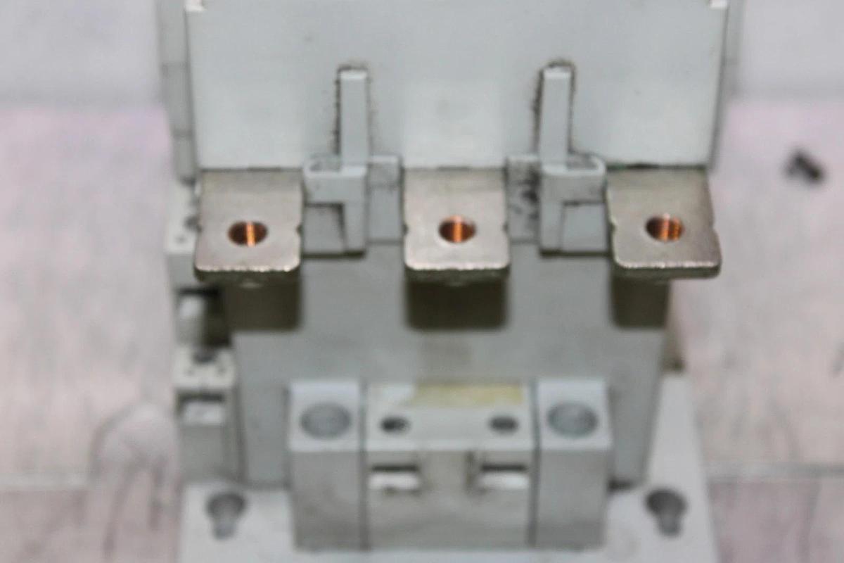 Used ALLEN BRADLEY CONTACTOR 100-D140 200 AMP 600 VAC 3-POLE 125 HP *WARRANTY*