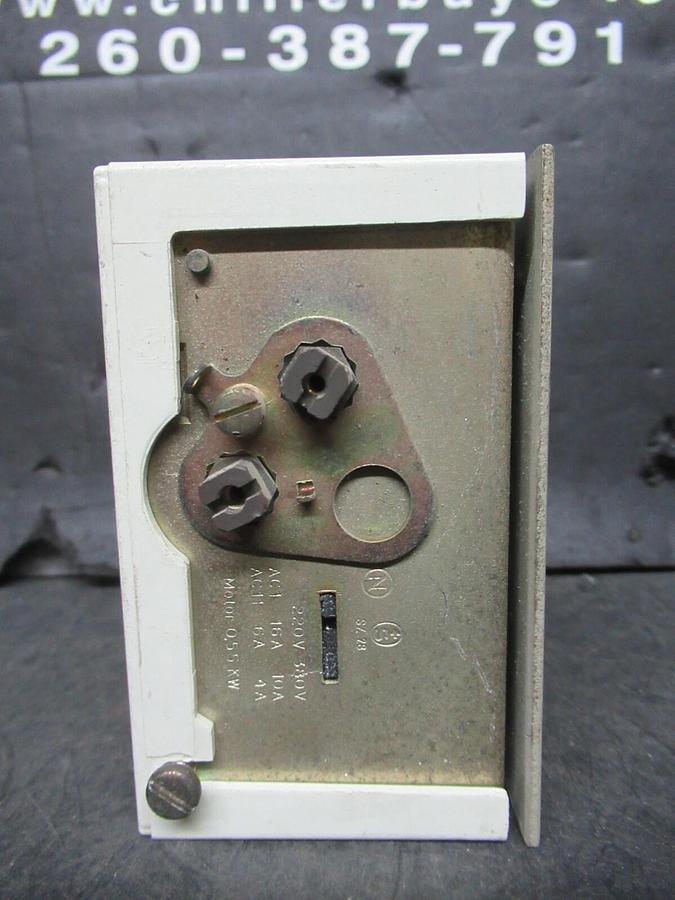 Used TRANE / ALCO PRESSURE CONTROL GAUGE X13200-256-01 / FF113-S1-BAA-25601